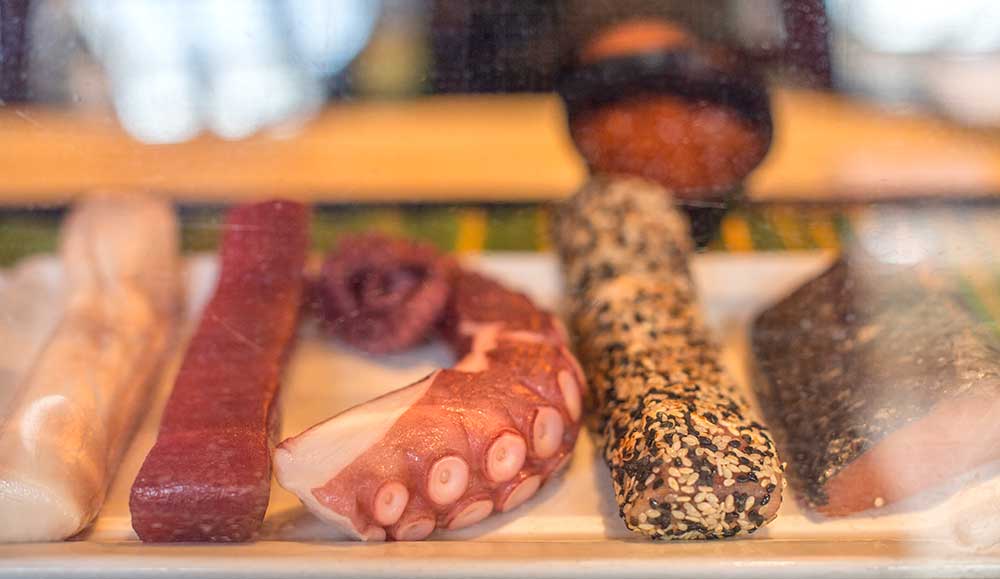 sushi-case